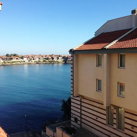 Parnasse Hotel 3*