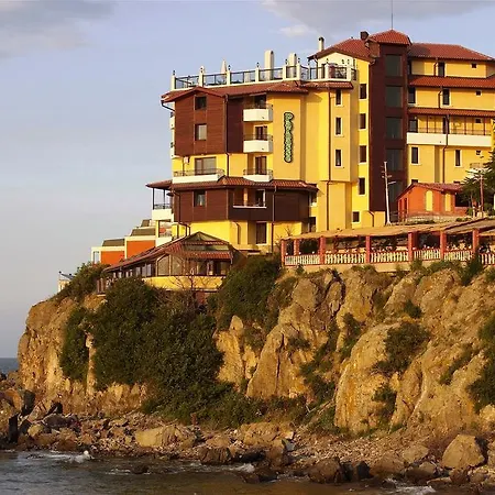 Hotel Parnasse 3*