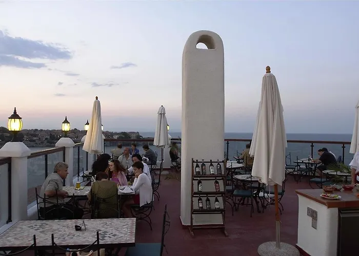 מלון Parnasse סוזופול